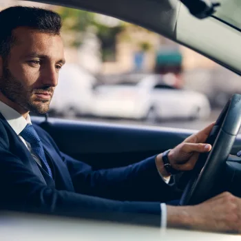 3 conseils pour louer une voiture de luxe avec chauffeur